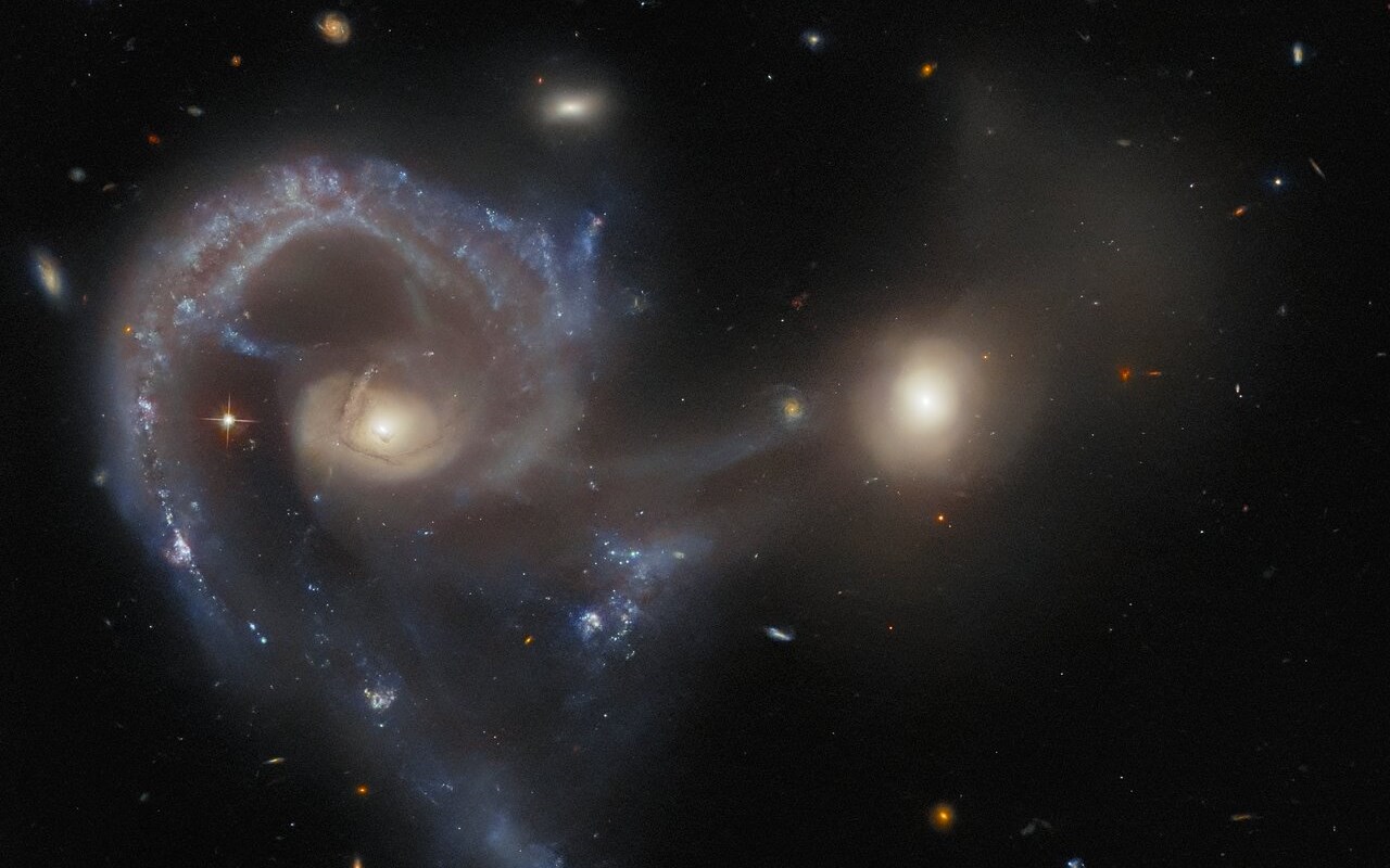 Οι αλληλεπιδρώντες γαλαξίες Arp 107