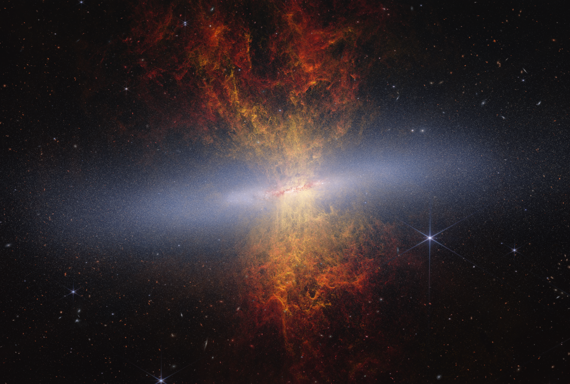 Νέα στοιχεία για τον γαλαξία M82 από το James Webb