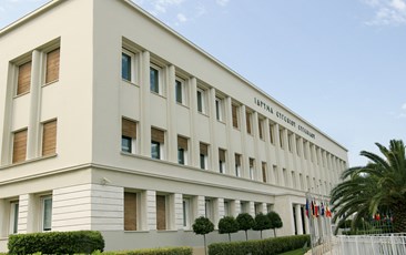 Συνομιλώντας με το μέλλον Συνομιλώντας με το μέλλον