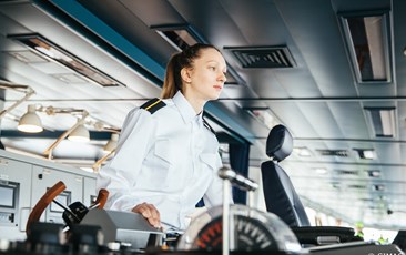 Radical changes required to ensure future-proof training and education for maritime professionals