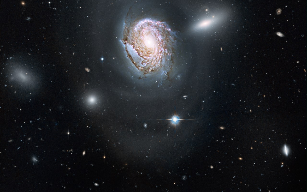 Ο σπειροειδής γαλαξίας NGC 4911