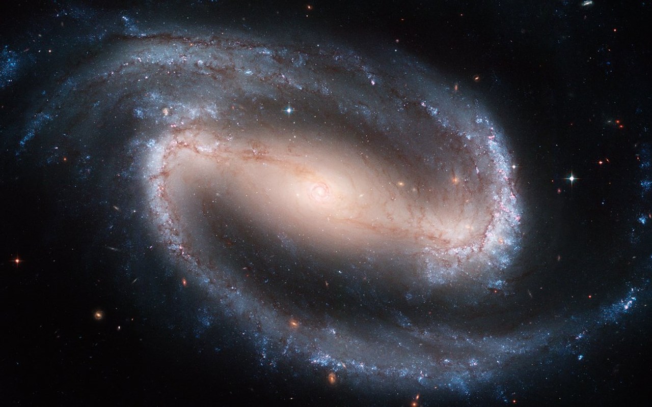 Ο ραβδωτός σπειροειδής γαλαξίας NGC 1300