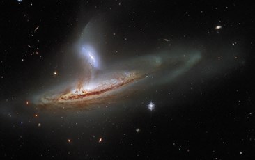 Οι αλληλεπιδρώντες γαλαξίες Arp 282